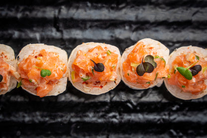 Pura Vida Salmón Roll